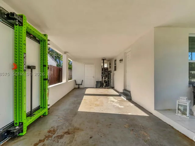 3-bedroom home for sale in Hollywood - 2851 Washington St - MondialRealty