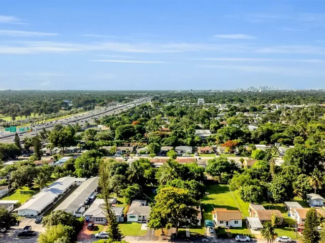 3-bedroom home for sale in Hollywood - 2851 Washington St - MondialRealty