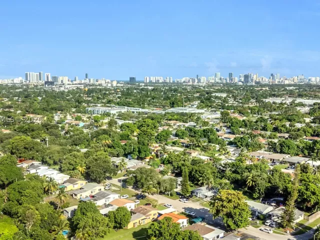 3-bedroom home for sale in Hollywood - 2851 Washington St - MondialRealty