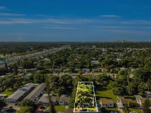 3-bedroom home for sale in Hollywood - 2851 Washington St - MondialRealty