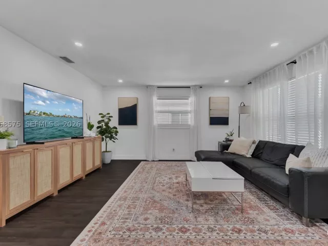 3-bedroom home for sale in Hollywood - 2851 Washington St - MondialRealty