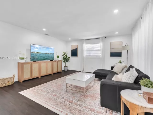 3-bedroom home for sale in Hollywood - 2851 Washington St - MondialRealty