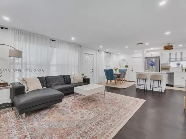 3-bedroom home for sale in Hollywood - 2851 Washington St - MondialRealty
