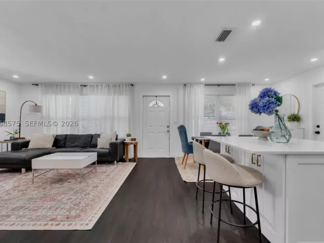 3-bedroom home for sale in Hollywood - 2851 Washington St - MondialRealty