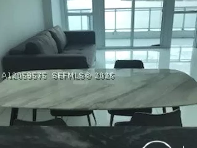 1-bedroom condo for sale in Miami Beach - 540 West Ave 713 - MondialRealty
