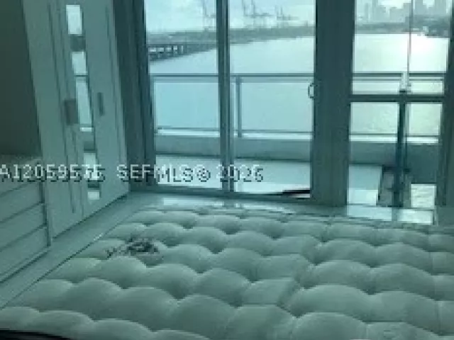1-bedroom condo for sale in Miami Beach - 540 West Ave 713 - MondialRealty