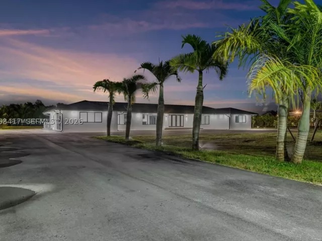 4-bedroom home for sale in Homestead - 29855 SW 208th Ave - MondialRealty