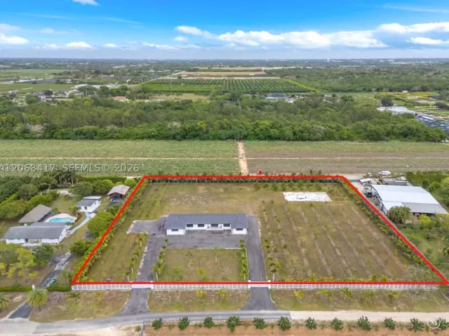 4-bedroom home for sale in Homestead - 29855 SW 208th Ave - MondialRealty
