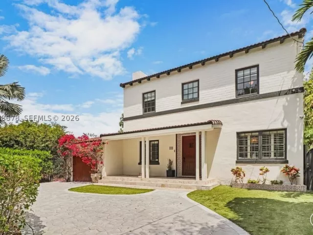 4-bedroom home for rent in Miami - 111 SW 29th Rd - MondialRealty