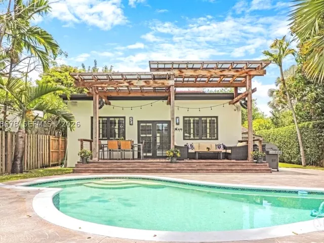 4-bedroom home for rent in Miami - 111 SW 29th Rd - MondialRealty