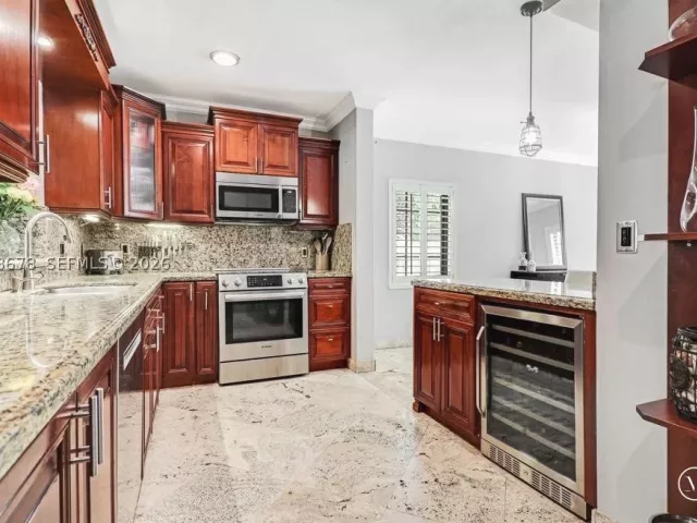 4-bedroom home for rent in Miami - 111 SW 29th Rd - MondialRealty