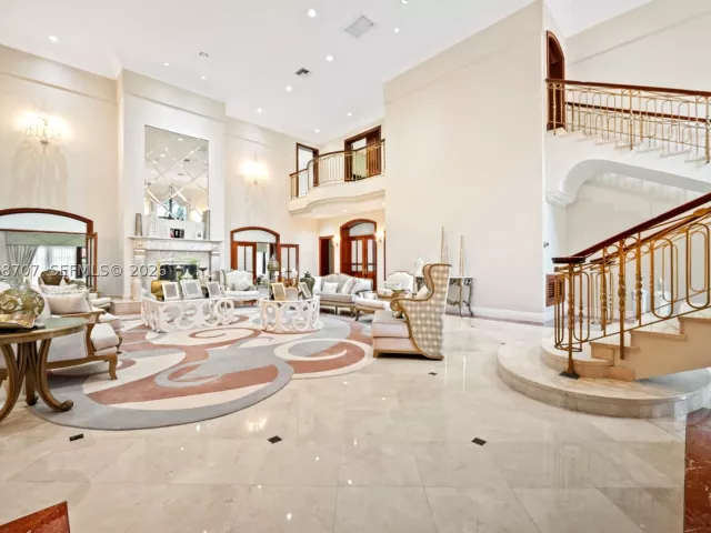 7-bedroom home for sale in Coral Gables - 7701 Old Cutler Rd - MondialRealty