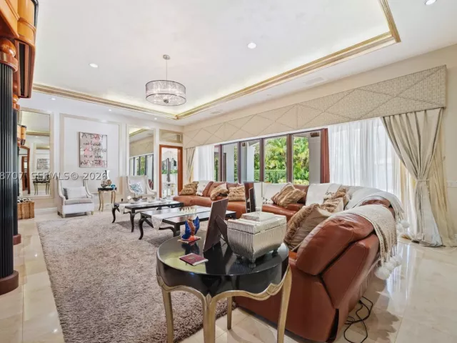 7-bedroom home for sale in Coral Gables - 7701 Old Cutler Rd - MondialRealty