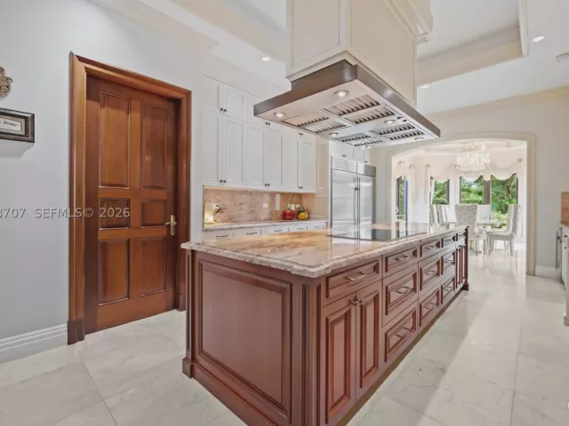 7-bedroom home for sale in Coral Gables - 7701 Old Cutler Rd - MondialRealty