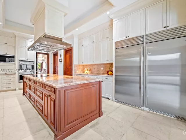 7-bedroom home for sale in Coral Gables - 7701 Old Cutler Rd - MondialRealty