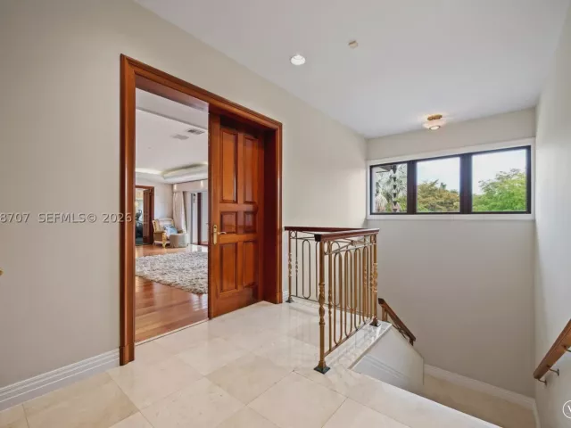 7-bedroom home for sale in Coral Gables - 7701 Old Cutler Rd - MondialRealty