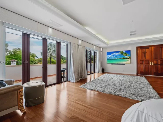 7-bedroom home for sale in Coral Gables - 7701 Old Cutler Rd - MondialRealty