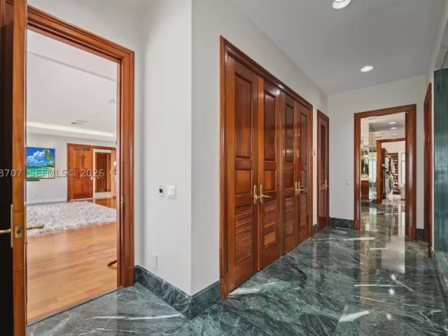 7-bedroom home for sale in Coral Gables - 7701 Old Cutler Rd - MondialRealty