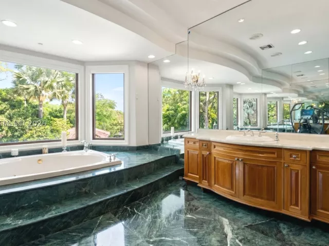 7-bedroom home for sale in Coral Gables - 7701 Old Cutler Rd - MondialRealty