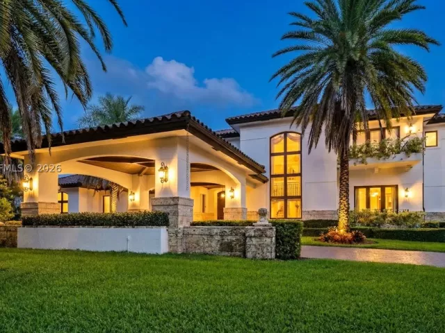 7-bedroom home for sale in Coral Gables - 7701 Old Cutler Rd - MondialRealty