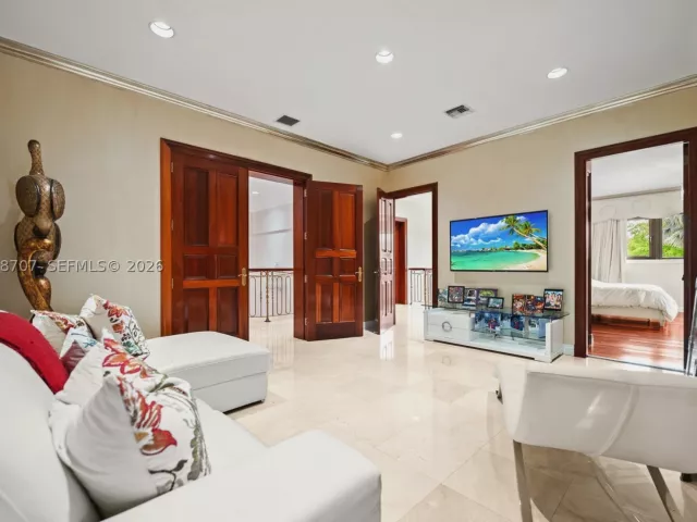 7-bedroom home for sale in Coral Gables - 7701 Old Cutler Rd - MondialRealty