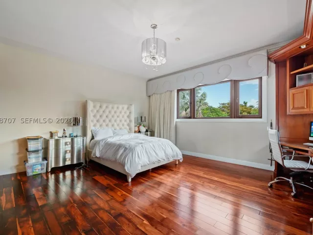 7-bedroom home for sale in Coral Gables - 7701 Old Cutler Rd - MondialRealty