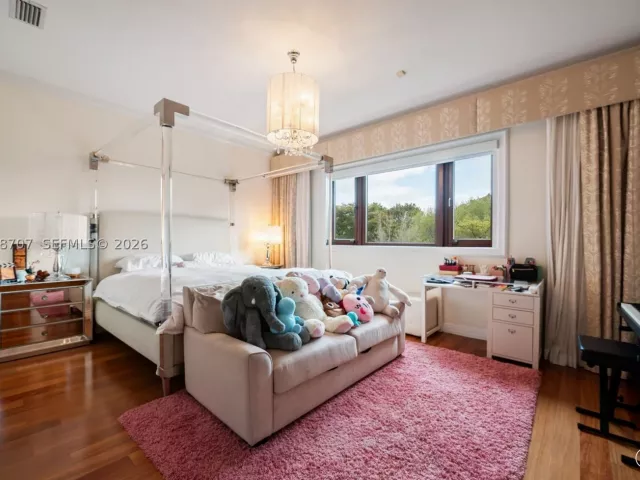 7-bedroom home for sale in Coral Gables - 7701 Old Cutler Rd - MondialRealty