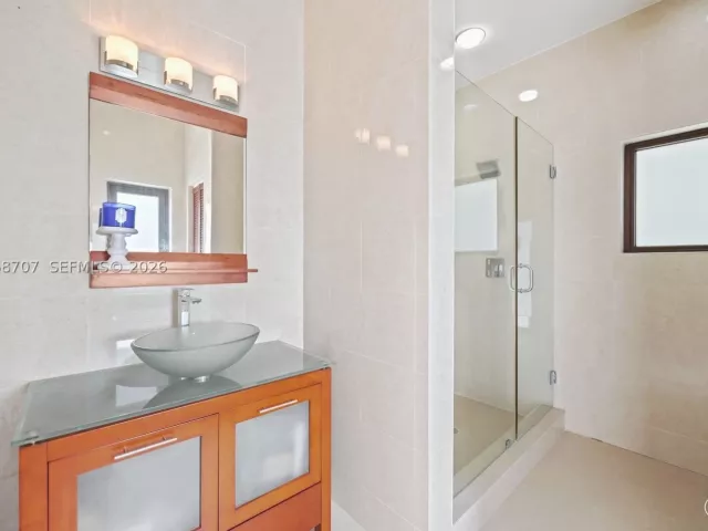 7-bedroom home for sale in Coral Gables - 7701 Old Cutler Rd - MondialRealty