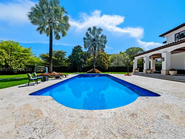 7-bedroom home for sale in Coral Gables - 7701 Old Cutler Rd - MondialRealty
