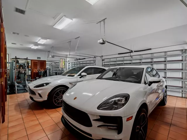 7-bedroom home for sale in Coral Gables - 7701 Old Cutler Rd - MondialRealty