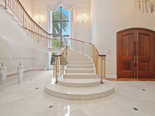 7-bedroom home for sale in Coral Gables - 7701 Old Cutler Rd - MondialRealty