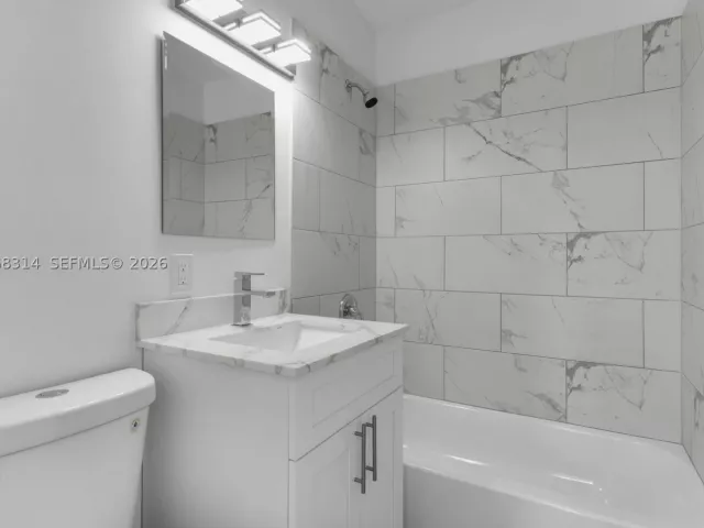 3-bedroom home for sale in Miami - 11445 SW 43rd Ter - MondialRealty