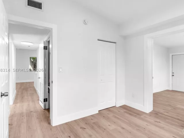 3-bedroom home for sale in Miami - 11445 SW 43rd Ter - MondialRealty