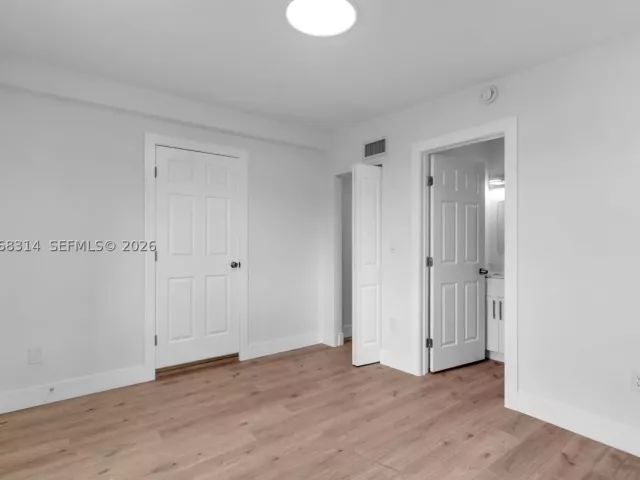 3-bedroom home for sale in Miami - 11445 SW 43rd Ter - MondialRealty