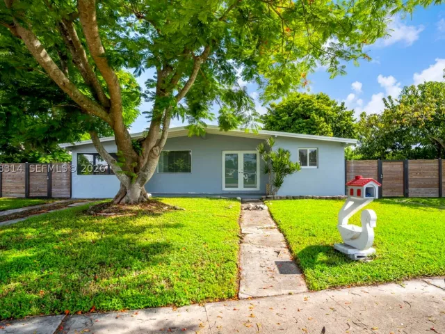 3-bedroom home for sale in Miami - 11445 SW 43rd Ter - MondialRealty