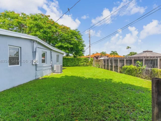 3-bedroom home for sale in Miami - 11445 SW 43rd Ter - MondialRealty
