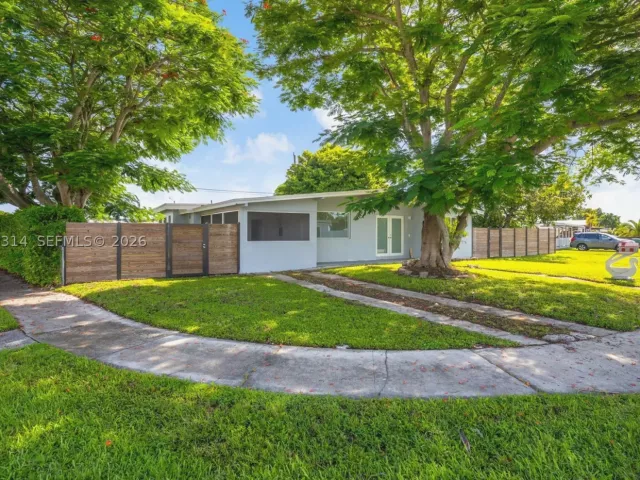 3-bedroom home for sale in Miami - 11445 SW 43rd Ter - MondialRealty
