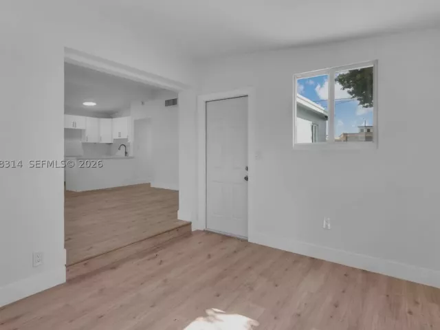 3-bedroom home for sale in Miami - 11445 SW 43rd Ter - MondialRealty