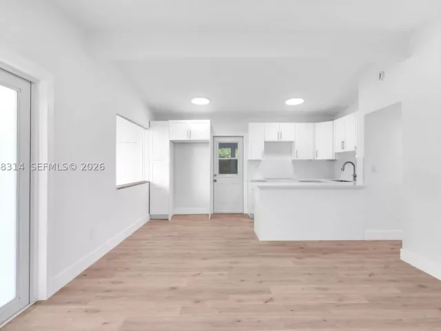 3-bedroom home for sale in Miami - 11445 SW 43rd Ter - MondialRealty
