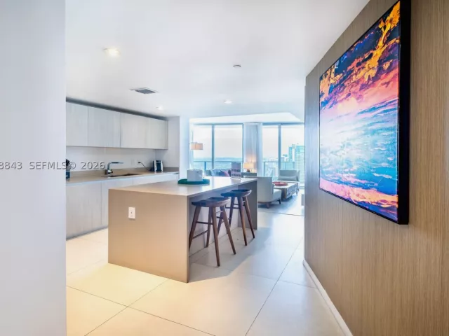 1-bedroom condo for sale in Hollywood - 4111 S Ocean Dr 3112 - MondialRealty