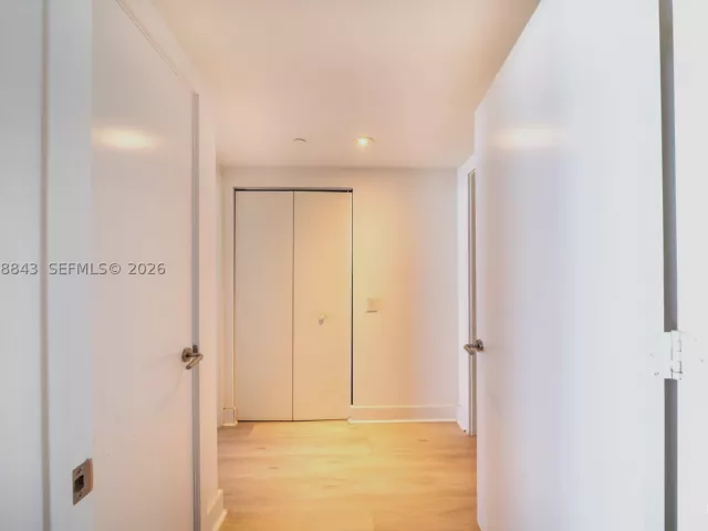 1-bedroom condo for sale in Hollywood - 4111 S Ocean Dr 3112 - MondialRealty