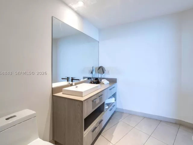 1-bedroom condo for sale in Hollywood - 4111 S Ocean Dr 3112 - MondialRealty