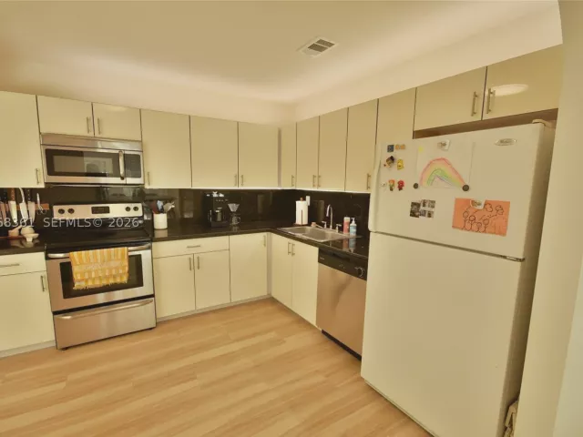 3-bedroom home for sale in Miami - 11732 SW 119th Ter - MondialRealty