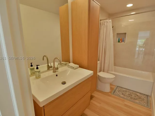 3-bedroom home for sale in Miami - 11732 SW 119th Ter - MondialRealty