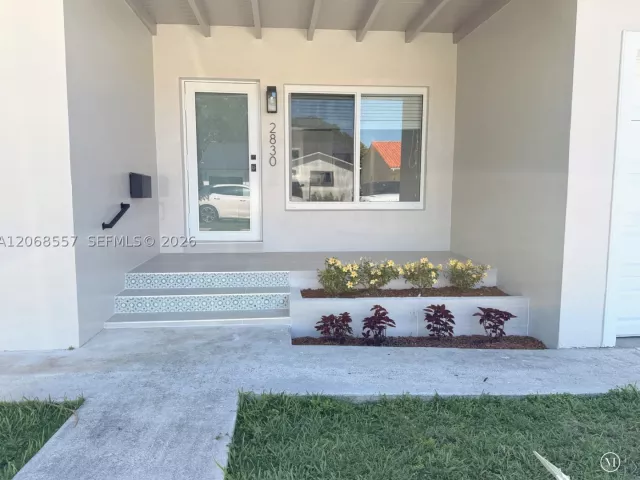 3-bedroom home for sale in Miami - 2830 SW 63rd Ave - MondialRealty