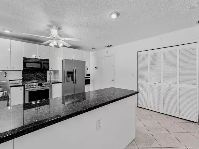 3-bedroom home for sale in Boca Raton - 10775 Boca Woods Lane - MondialRealty