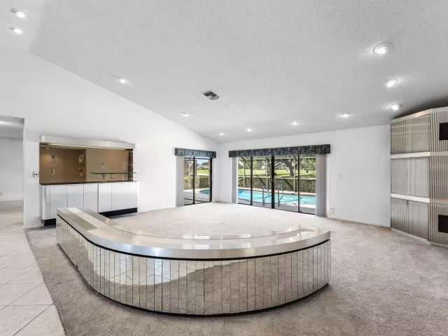 3-bedroom home for sale in Boca Raton - 10775 Boca Woods Lane - MondialRealty