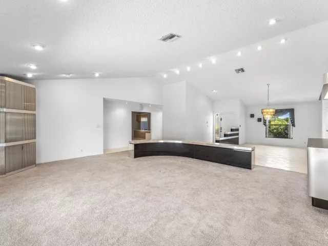3-bedroom home for sale in Boca Raton - 10775 Boca Woods Lane - MondialRealty