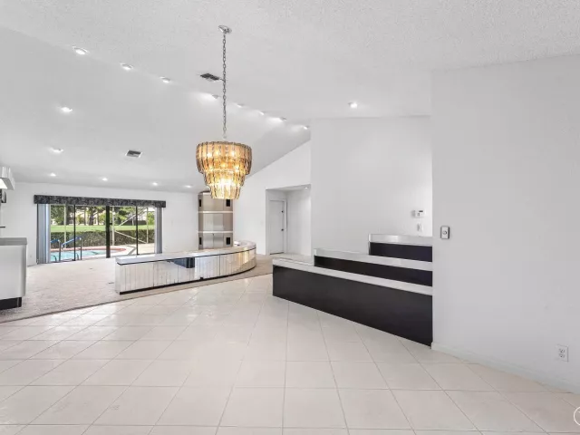 3-bedroom home for sale in Boca Raton - 10775 Boca Woods Lane - MondialRealty