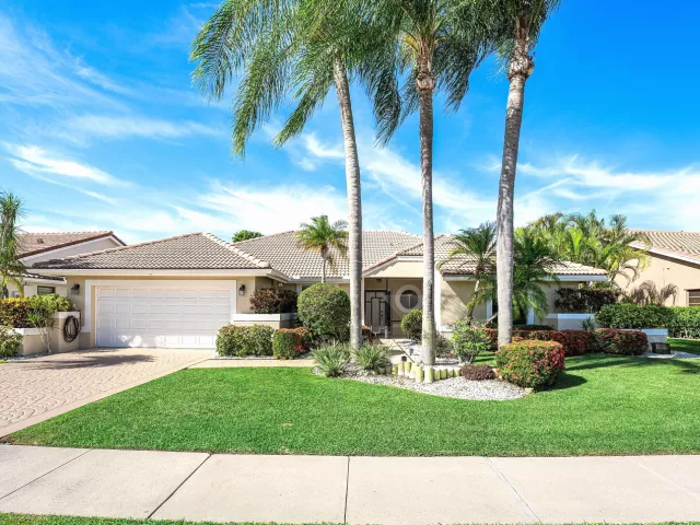 3-bedroom home for sale in Boca Raton - 10775 Boca Woods Lane - MondialRealty
